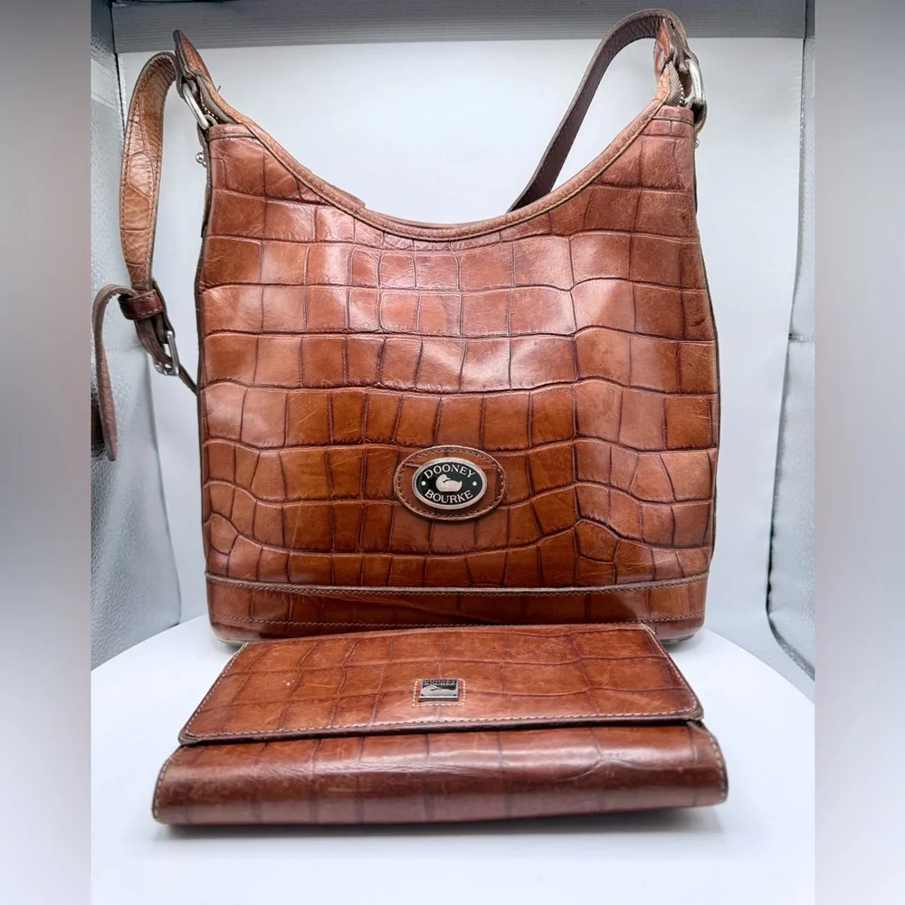 Vintage Dooney & Bourke Brown Croco Embossed Leather Hobo Bag + Wallet USA - Picture 1 of 16